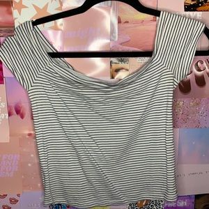 Off the shoulder short sleeve top